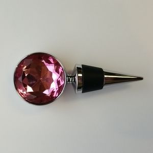 SALE 🧚‍♀️Wine stopper NEW.  Pink crystal